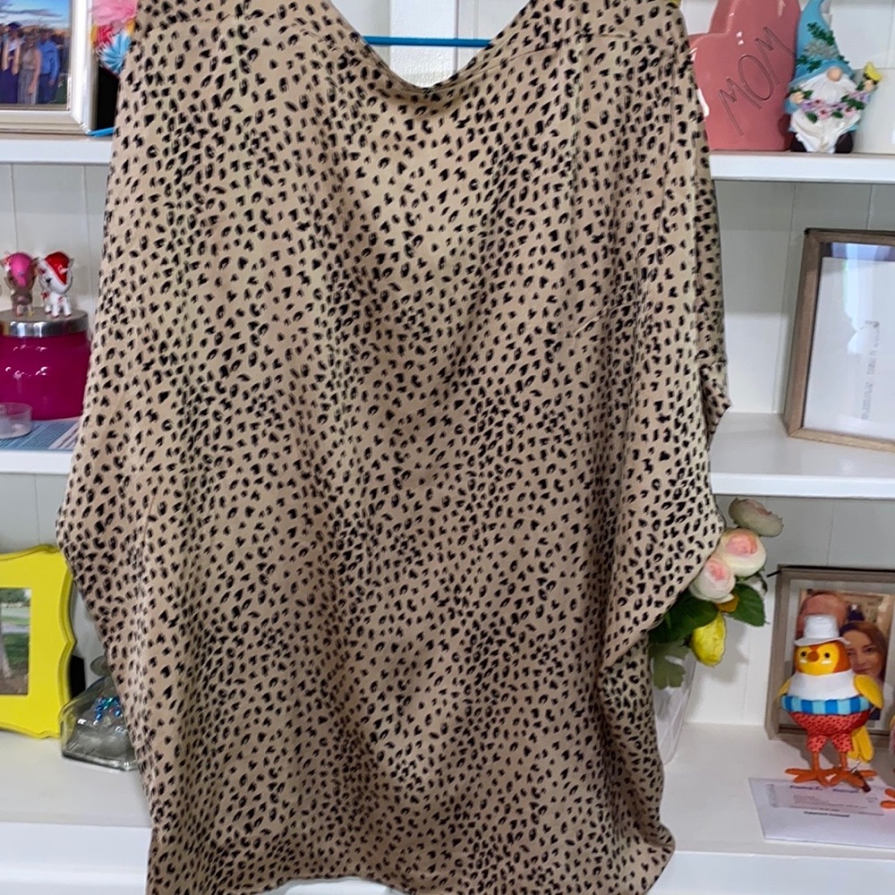 Jodifl Oversized Animal Print Top - Picture 2 of 8